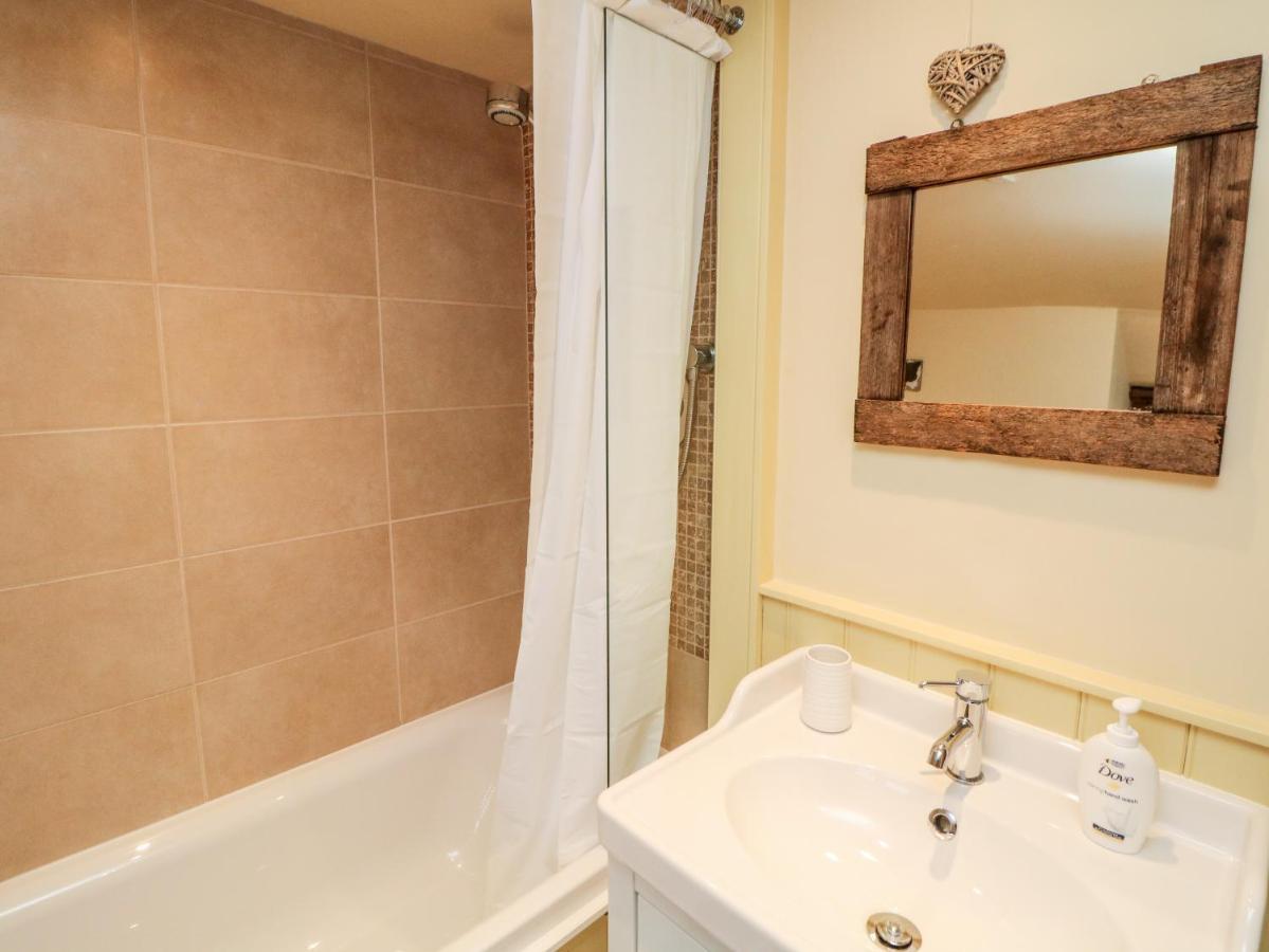 Kempshill Cottage 타이즈웰 외부 사진